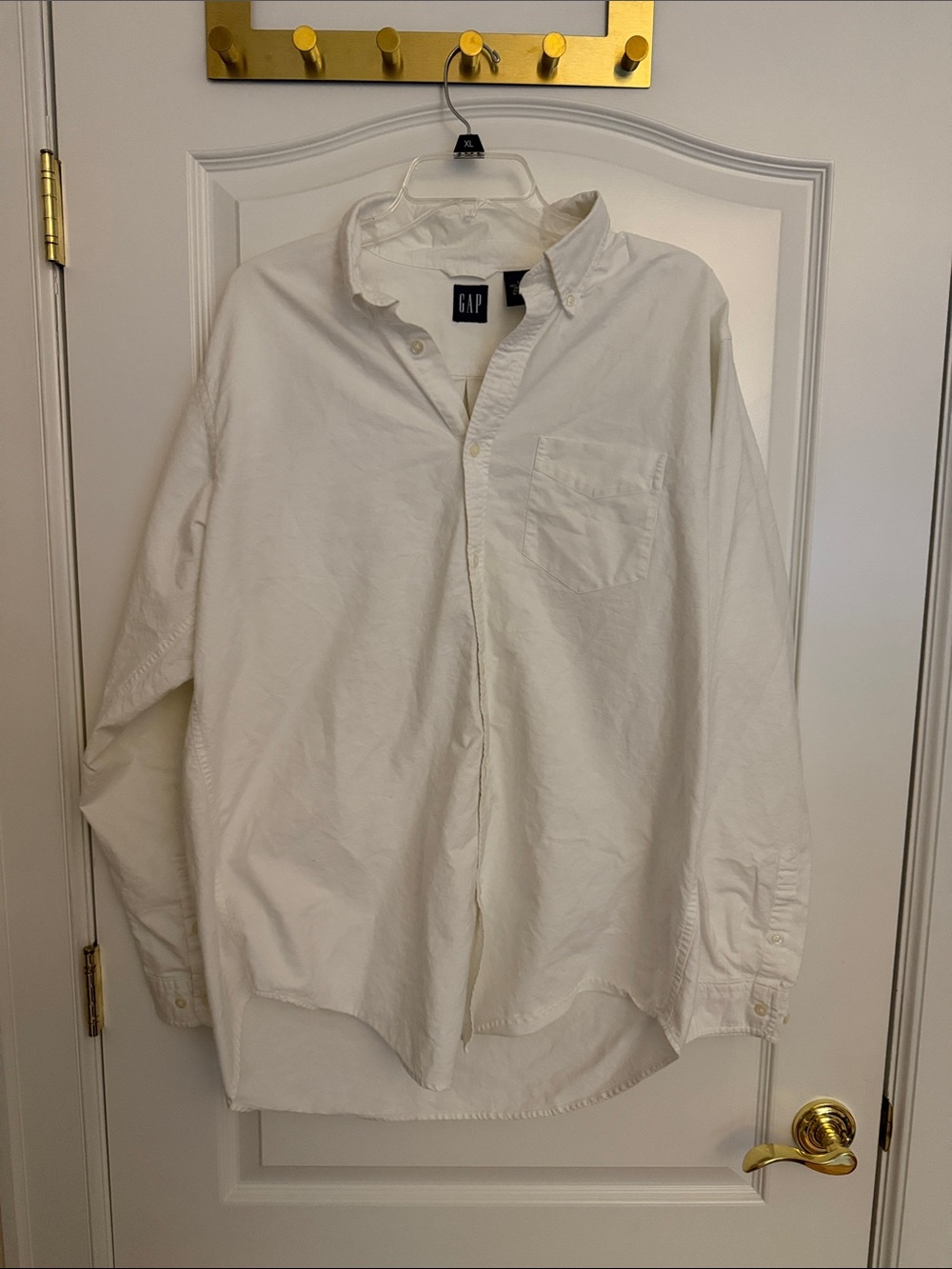GAP White Long-Sleeve Button-Down Shirt